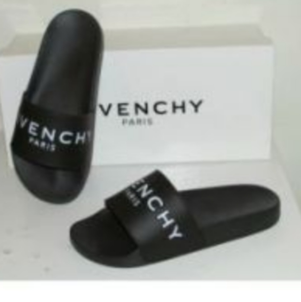 Givenchy Slippers- Will be arriving soon. Preorder